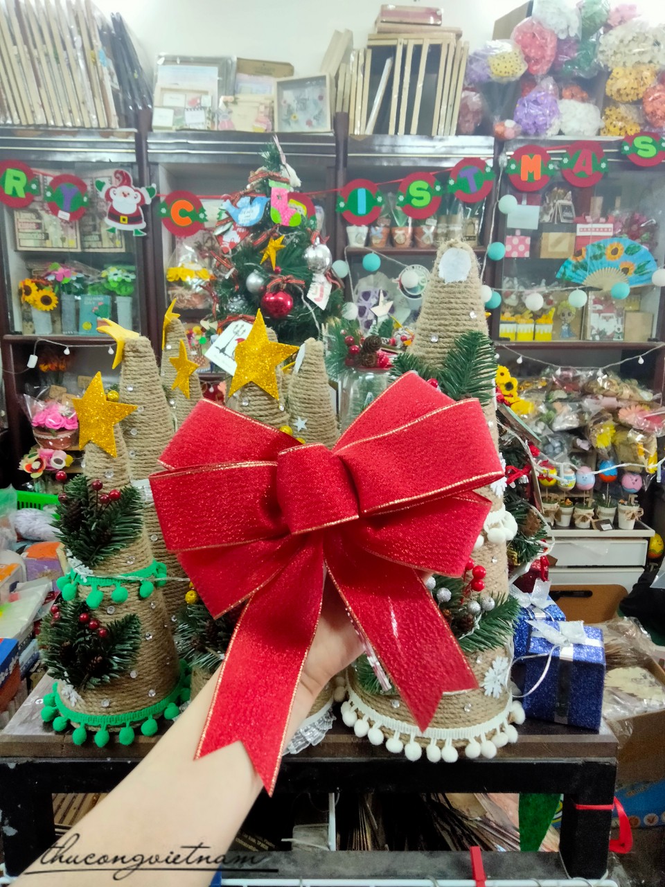Cùng Làm 50 Nơ Trang trí Cây Thông Với VNC
